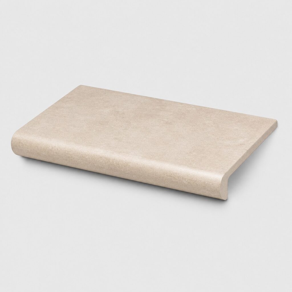 Nez de marche pour carrelage extérieur en grès beige nuancé