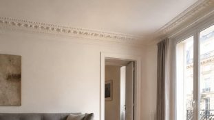 Illustration : Poser une corniche de plafond : le calcul du linéaire et le piège des angles
